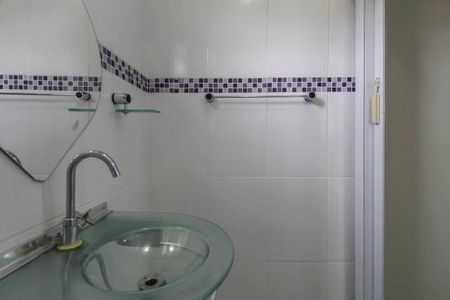 Casa para alugar com 55m², 2 quartos e sem vaga Casa para alugar com 55m², 2 quartos e sem vagaBanheiro da Suíte