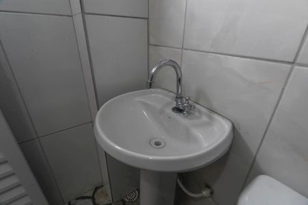 Casa para alugar com 55m², 2 quartos e sem vaga Casa para alugar com 55m², 2 quartos e sem vagaBanheiro