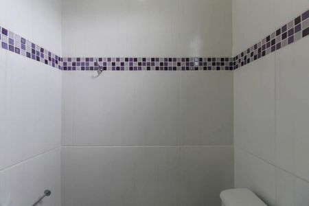 Casa para alugar com 55m², 2 quartos e sem vaga Casa para alugar com 55m², 2 quartos e sem vagaBanheiro da Suíte