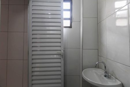 Casa para alugar com 55m², 2 quartos e sem vaga Casa para alugar com 55m², 2 quartos e sem vagaBanheiro