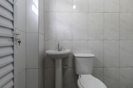 Casa para alugar com 55m², 2 quartos e sem vaga Casa para alugar com 55m², 2 quartos e sem vagaBanheiro