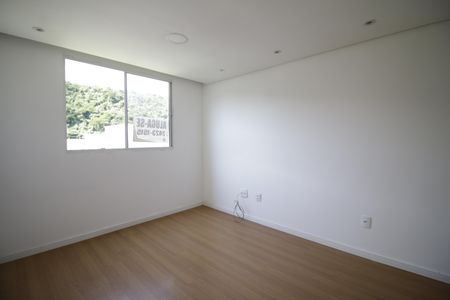 Apartamento à venda com 2 quartos, 44m² em Pechincha, Rio de Janeiro