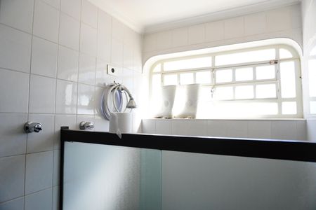 Casa para alugar com 542m², 5 quartos e 4 vagasBanheiro de serviço