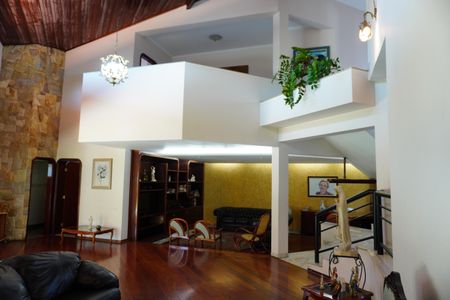 Casa para alugar com 542m², 5 quartos e 4 vagasSala 1