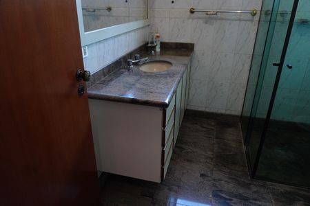 Casa para alugar com 542m², 5 quartos e 4 vagasBanheiro da Suíte