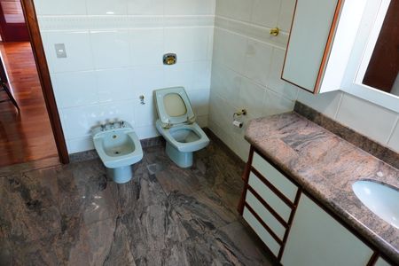 Casa para alugar com 542m², 5 quartos e 4 vagasBanheiro da Suíte 3