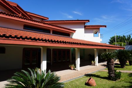 Casa para alugar com 542m², 5 quartos e 4 vagasFachada