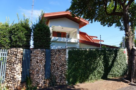 Casa para alugar com 542m², 5 quartos e 4 vagasFachada