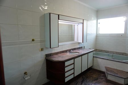 Casa para alugar com 542m², 5 quartos e 4 vagasBanheiro da Suíte 3