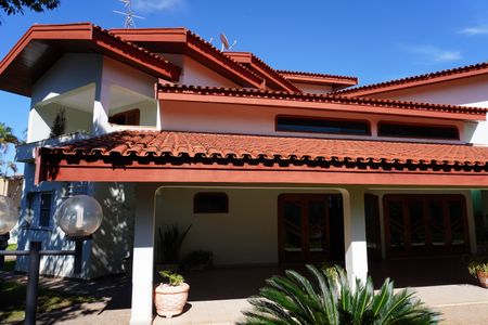 Casa para alugar com 542m², 5 quartos e 4 vagasFachada