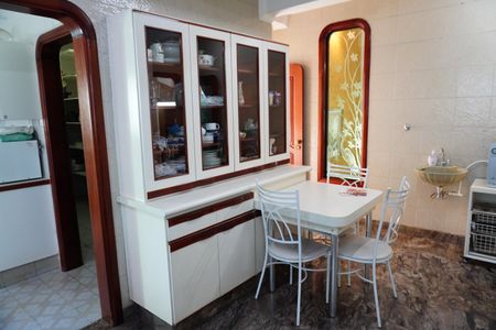 Casa para alugar com 542m², 5 quartos e 4 vagasCozinha