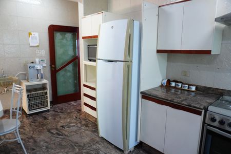 Casa para alugar com 542m², 5 quartos e 4 vagasCozinha