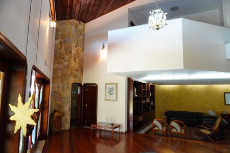 Casa para alugar com 542m², 5 quartos e 4 vagasSala 1
