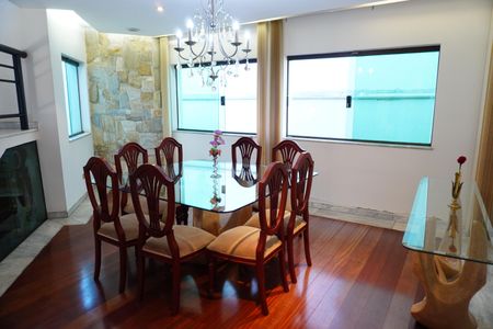 Casa para alugar com 542m², 5 quartos e 4 vagasSala de Jantar