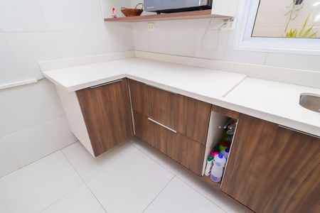 Casa de condomínio para alugar com 220m², 3 quartos e 3 vagas Casa de condomínio para alugar com 220m², 3 quartos e 3 vagasCozinha - Armários