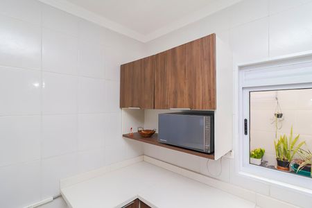 Casa de condomínio para alugar com 220m², 3 quartos e 3 vagas Casa de condomínio para alugar com 220m², 3 quartos e 3 vagasCozinha - Armários