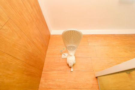 Casa de condomínio para alugar com 220m², 3 quartos e 3 vagas Casa de condomínio para alugar com 220m², 3 quartos e 3 vagasBanheiro da Suíte