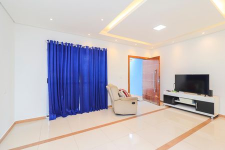 Casa de condomínio para alugar com 220m², 3 quartos e 3 vagas Casa de condomínio para alugar com 220m², 3 quartos e 3 vagasSala