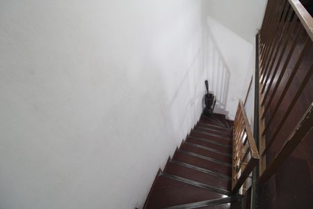 Casa à venda com 120m², 2 quartos e 4 vagasEscada