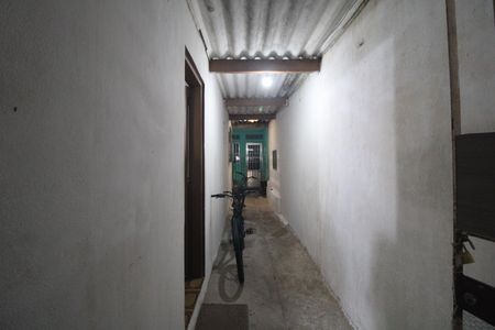 Casa à venda com 120m², 2 quartos e 4 vagasQuintal lateral