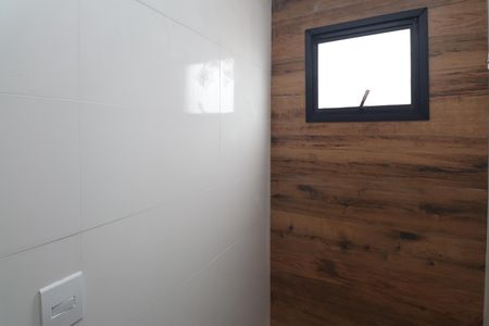 Banheiro  de apartamento à venda com 2 quartos, 45m² em Vila Rosa, São Paulo