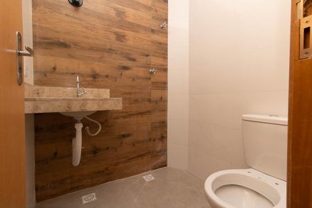 Banheiro de apartamento à venda com 2 quartos, 42m² em Vila Rosa, São Paulo