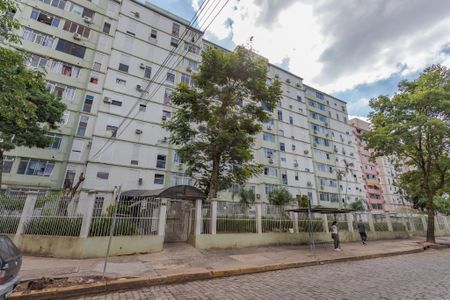 Apartamento à venda com 92m², 3 quartos e 1 vaga Apartamento à venda com 92m², 3 quartos e 1 vagaFachada
