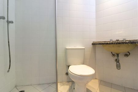 Apartamento à venda com 74m², 3 quartos e 1 vaga Apartamento à venda com 74m², 3 quartos e 1 vagaBanheiro Social