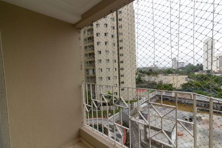 Apartamento à venda com 74m², 3 quartos e 1 vaga Apartamento à venda com 74m², 3 quartos e 1 vagaVaranda