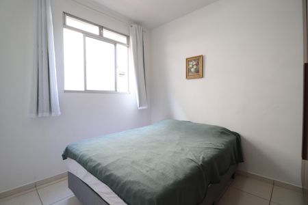 Quarto 1 de apartamento para alugar com 2 quartos, 44m² em Gávea, Uberlândia
