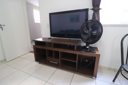 Sala de apartamento para alugar com 2 quartos, 44m² em Gávea, Uberlândia