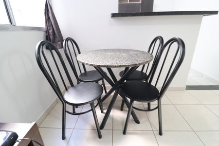 Sala de apartamento para alugar com 2 quartos, 44m² em Gávea, Uberlândia