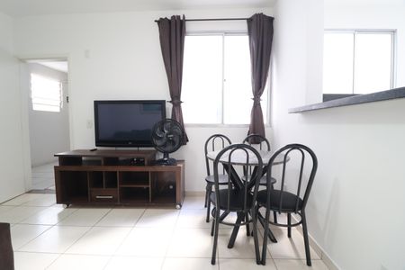 Sala de apartamento para alugar com 2 quartos, 44m² em Gávea, Uberlândia