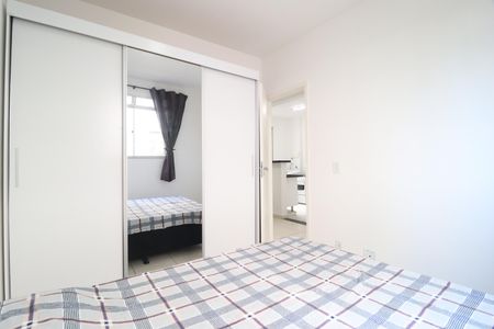 Quarto 1 de apartamento para alugar com 2 quartos, 44m² em Gávea, Uberlândia