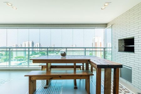 Apartamento à venda com 138m², 3 quartos e 2 vagasVaranda