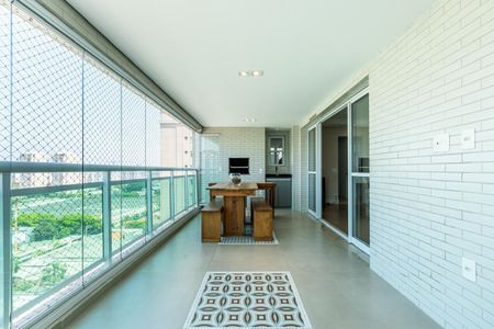 Apartamento à venda com 138m², 3 quartos e 2 vagasVaranda