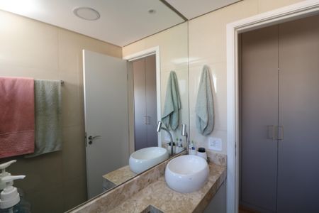 Apartamento à venda com 64m², 2 quartos e 1 vagaBanheiro da Suíte