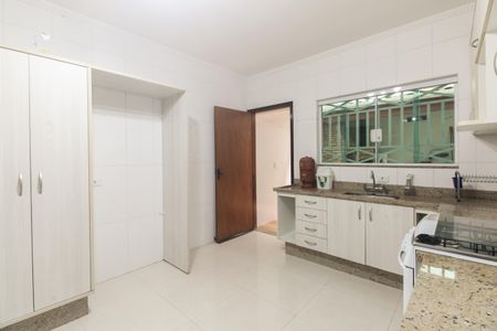 Casa à venda com 157m², 3 quartos e 3 vagasCozinha 