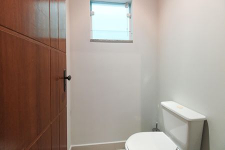 Casa à venda com 157m², 3 quartos e 3 vagasLavabo 