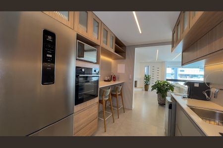 Apartamento à venda com 118m², 3 quartos e 2 vagasCozinha