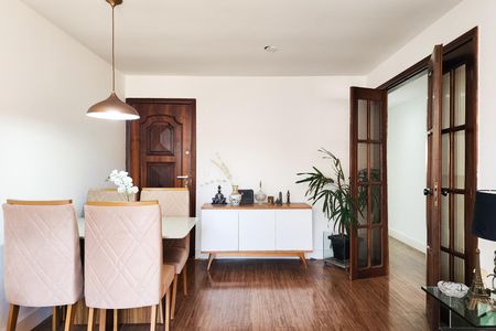 Apartamento à venda com 78m², 2 quartos e 1 vaga Apartamento à venda com 78m², 2 quartos e 1 vagaSala