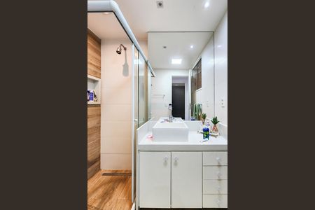 Apartamento à venda com 78m², 2 quartos e 1 vaga Apartamento à venda com 78m², 2 quartos e 1 vagaBanheiro