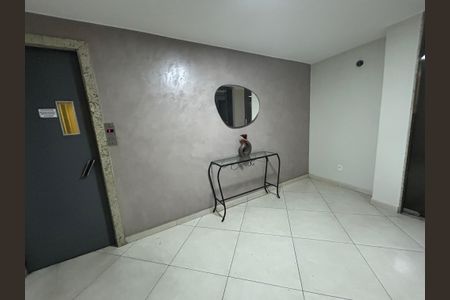 Apartamento à venda com 70m², 2 quartos e 2 vagasHall de entrada