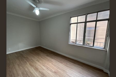 Apartamento à venda com 70m², 2 quartos e 2 vagasSala