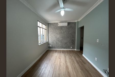 Apartamento à venda com 70m², 2 quartos e 2 vagasSala