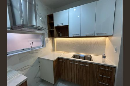 Apartamento à venda com 70m², 2 quartos e 2 vagasCozinha