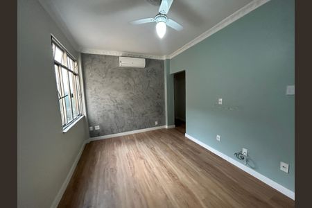 Apartamento à venda com 70m², 2 quartos e 2 vagasSala