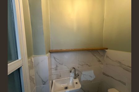 Apartamento à venda com 70m², 2 quartos e 2 vagasBanheiro de serviço