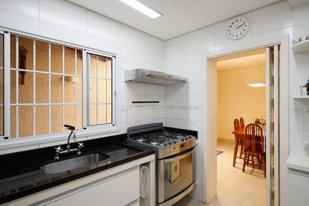 Casa à venda com 169m², 3 quartos e 2 vagasCozinha - Armários