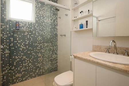 Casa à venda com 169m², 3 quartos e 2 vagasBanheiro 2